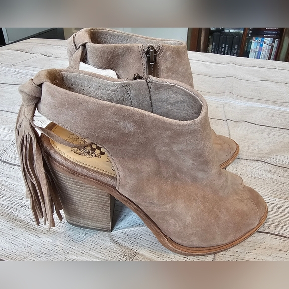 Vince Camuto Women's Size 8 Kyleena Open Toe Block Heel Fringe Festival Shoe - Picture 5 of 13